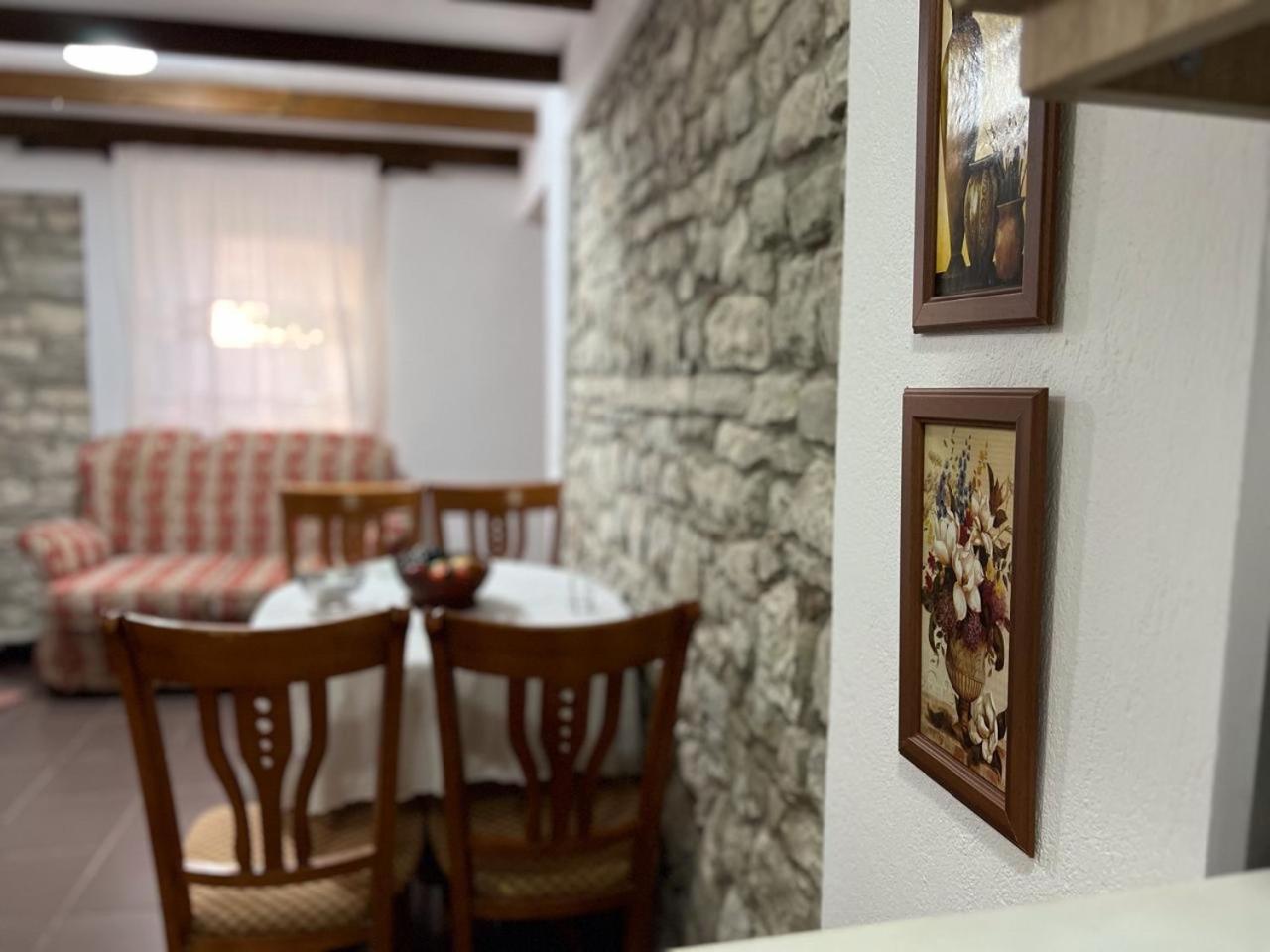 Pjetri House Hotel Berat Buitenkant foto