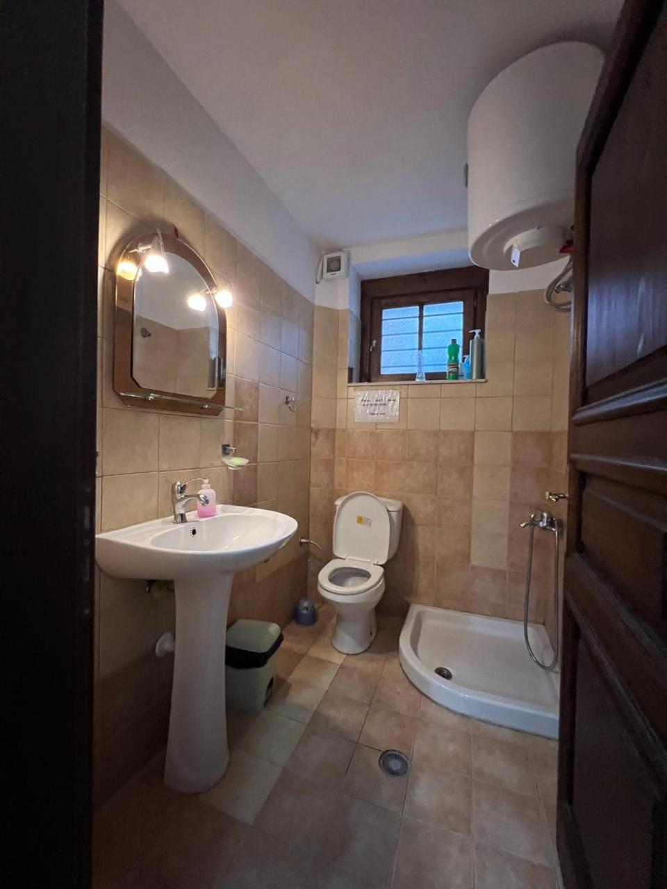Pjetri House Hotel Berat Buitenkant foto