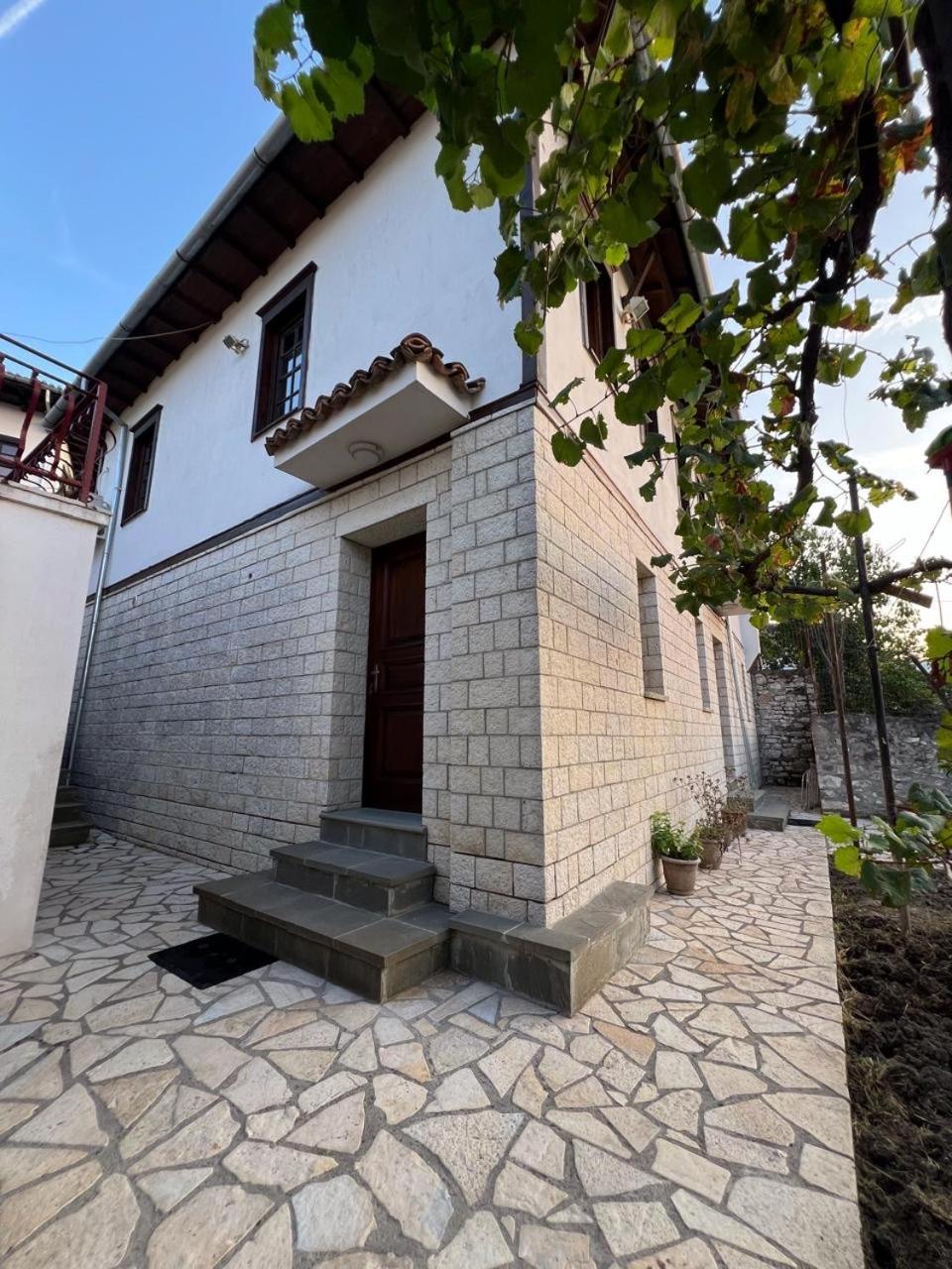 Pjetri House Hotel Berat Buitenkant foto