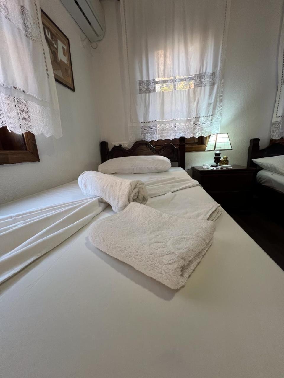 Pjetri House Hotel Berat Buitenkant foto