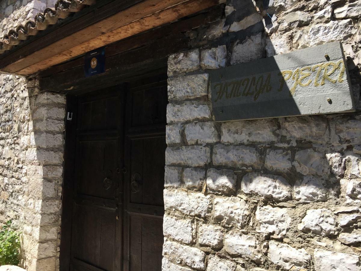 Pjetri House Hotel Berat Buitenkant foto